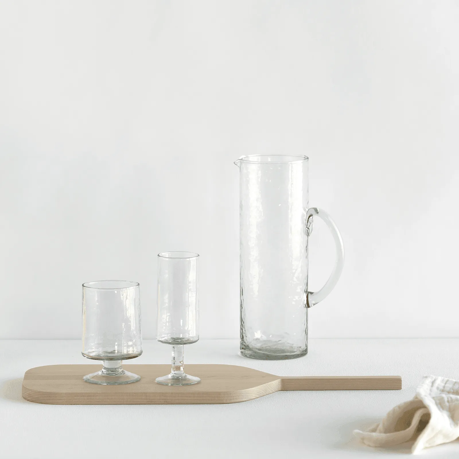 Jug Hammered Transparent