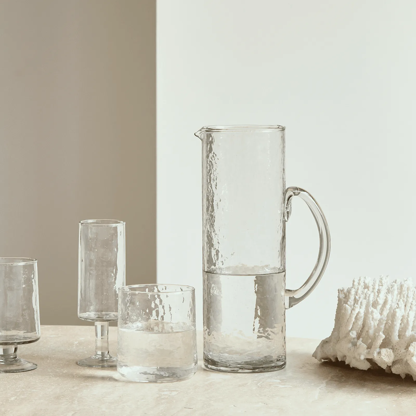 Jug Hammered Transparent